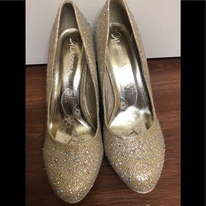 Gold with diamonds high heels